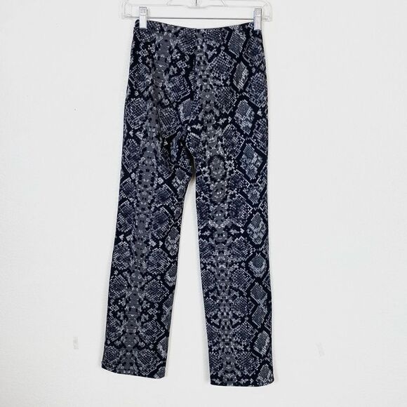 Leith Grey & Black Snakeskin Pattern High Rise Cropped Pants - Picture 3 of 5